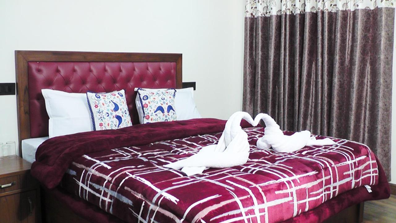 Hotel Jakhu Heights Shimla Bagian luar foto
