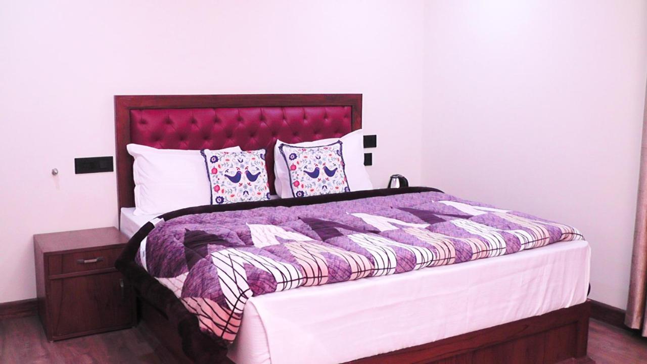 Hotel Jakhu Heights Shimla Bagian luar foto