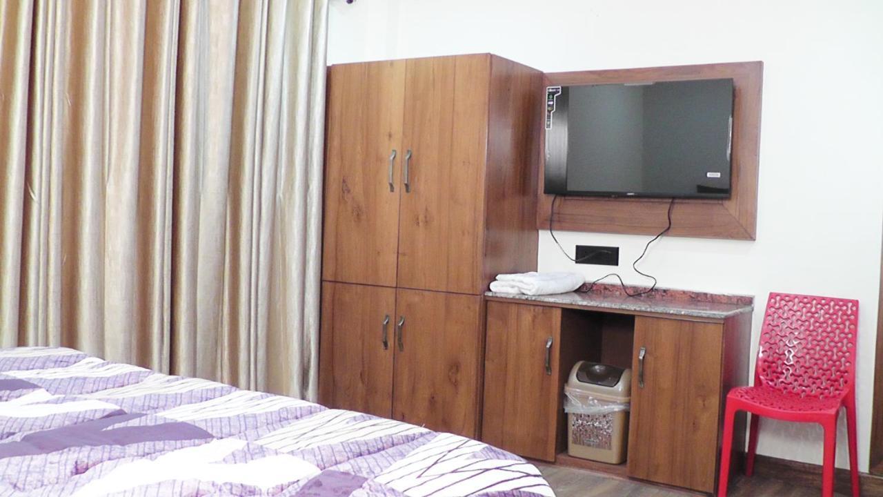 Hotel Jakhu Heights Shimla Bagian luar foto