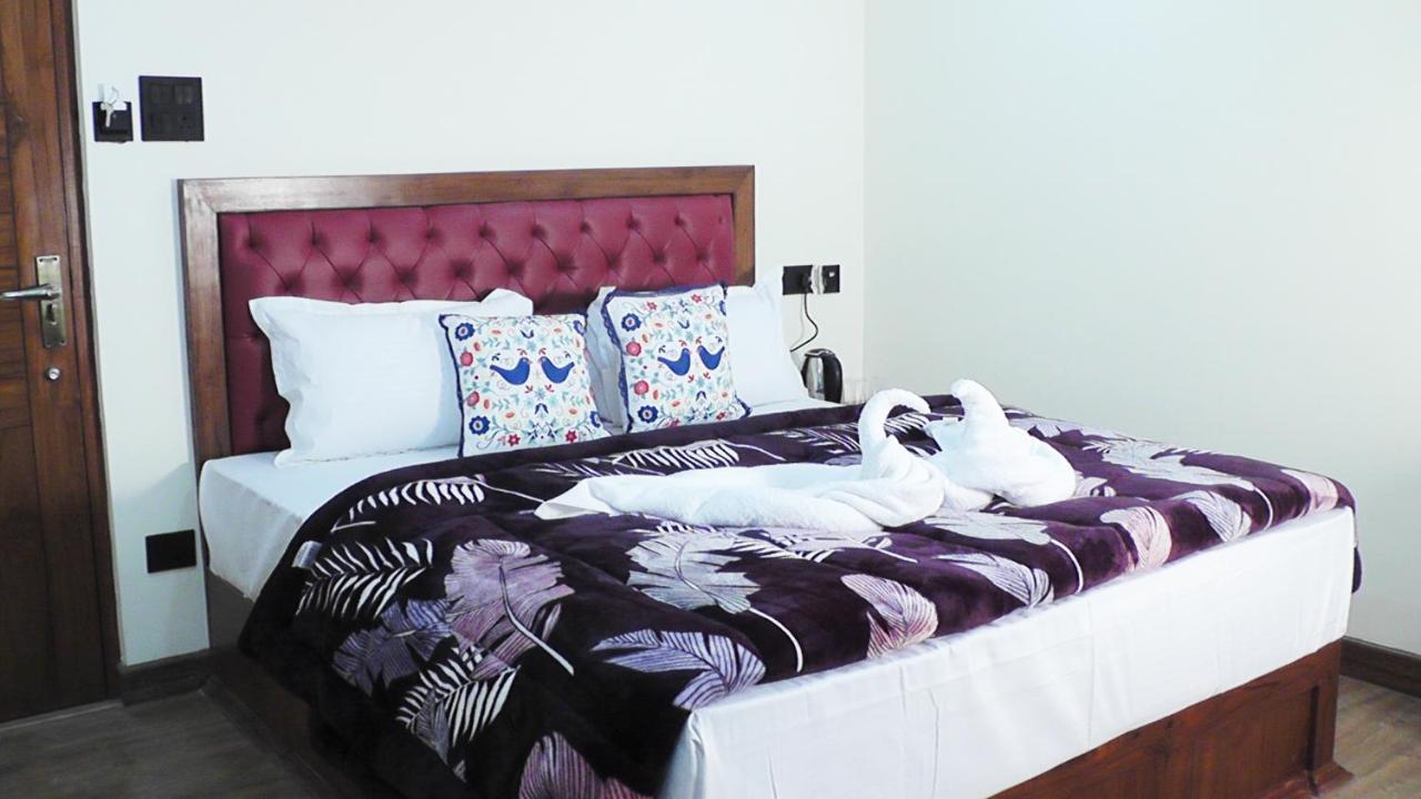 Hotel Jakhu Heights Shimla Bagian luar foto