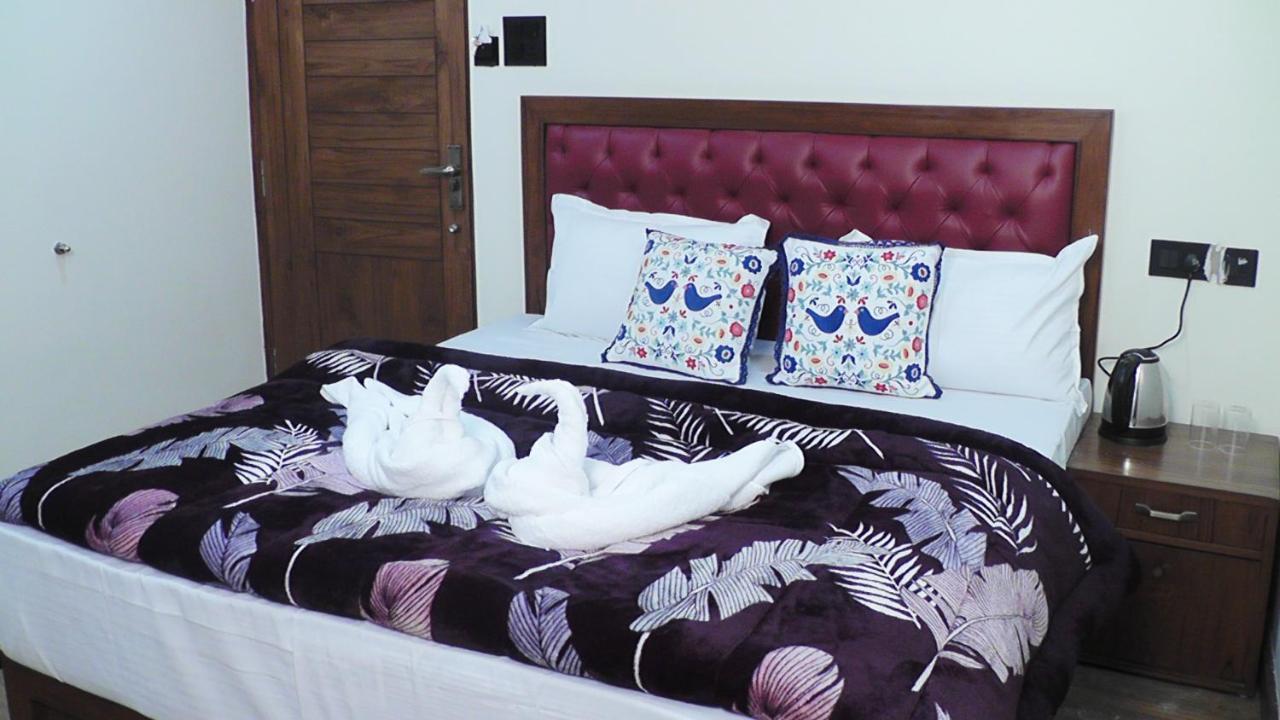 Hotel Jakhu Heights Shimla Bagian luar foto