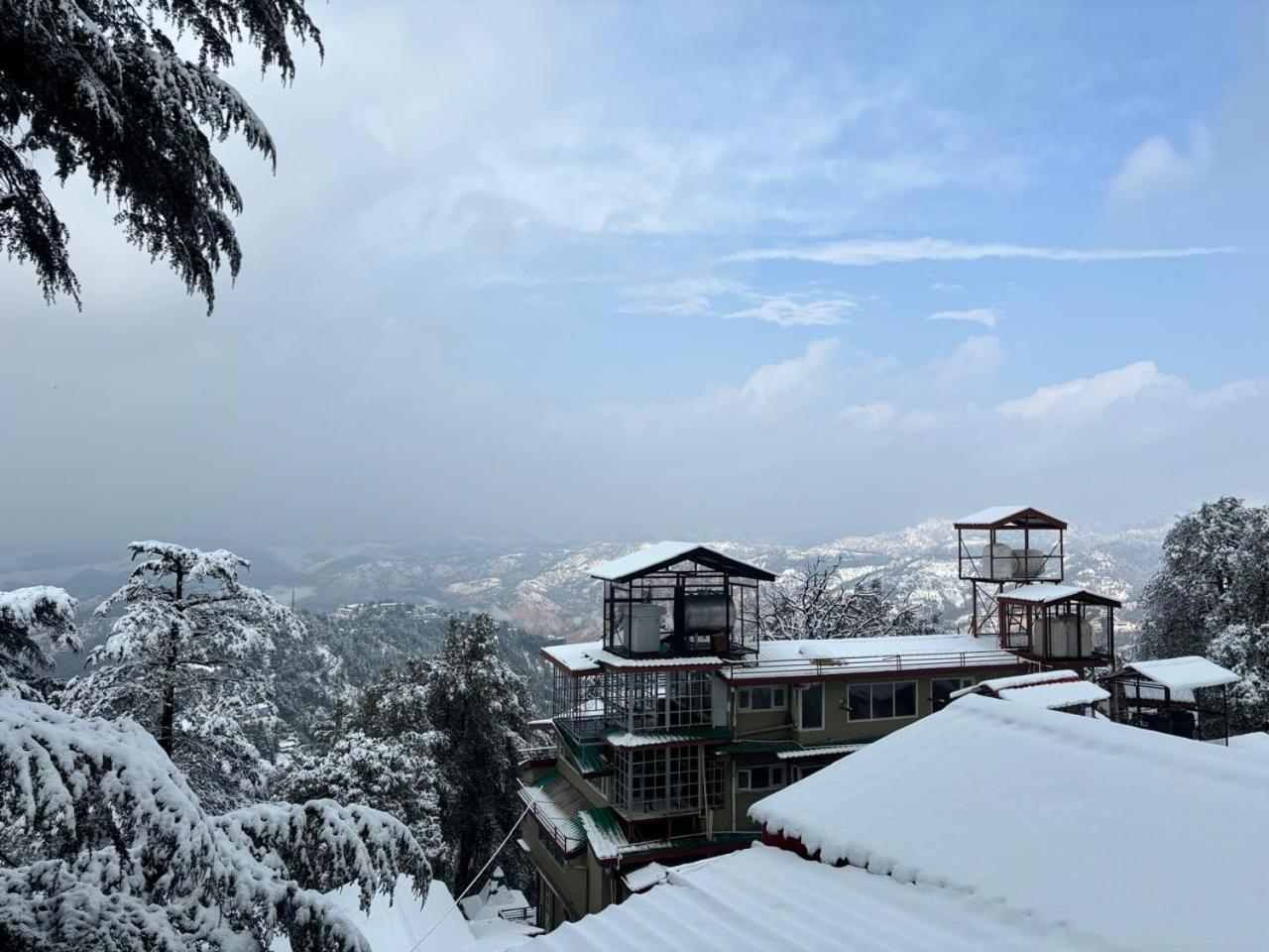 Hotel Jakhu Heights Shimla Bagian luar foto